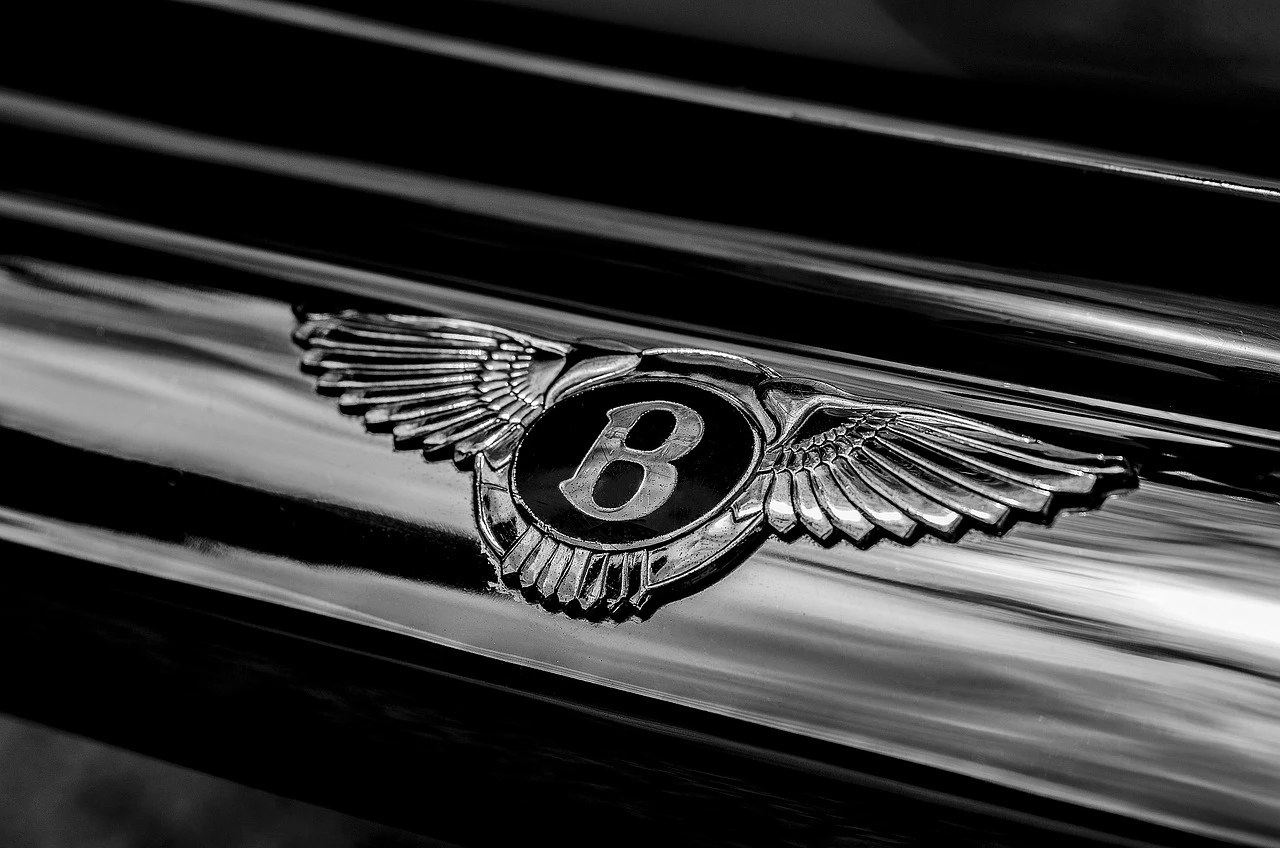 BLACK BADGE