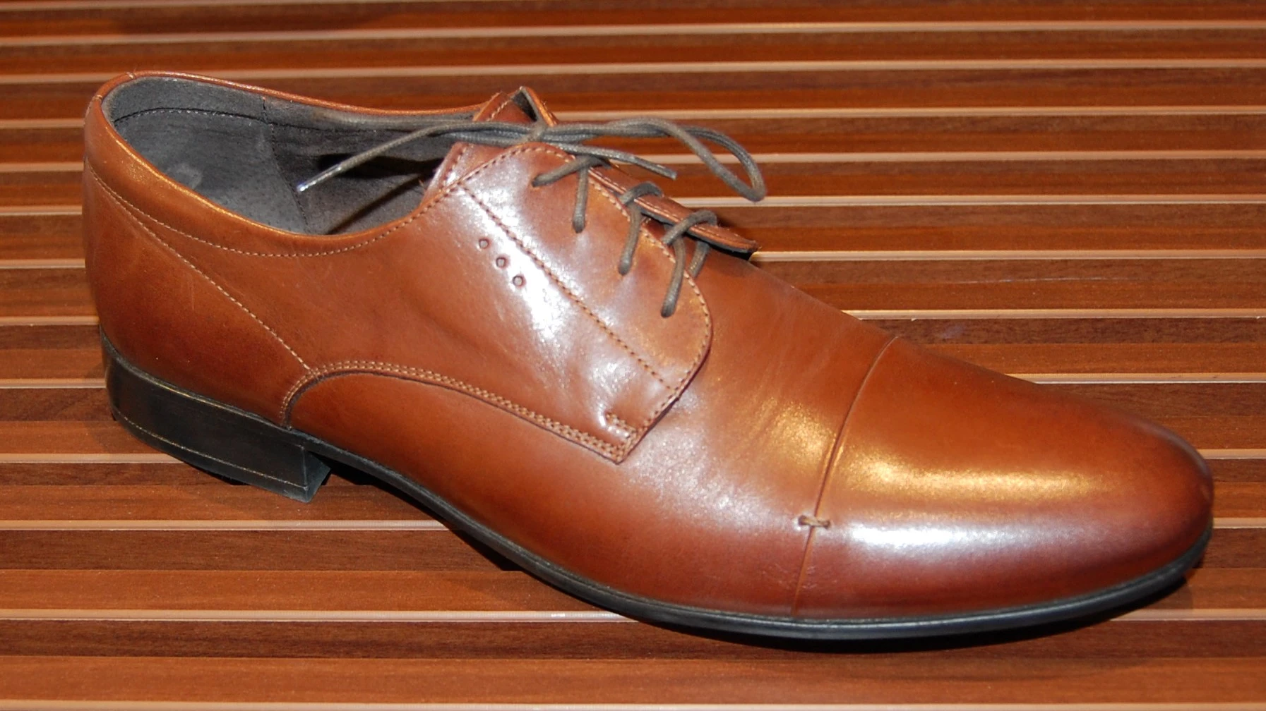 Półbut Derby z wykończeniem CAP TOE