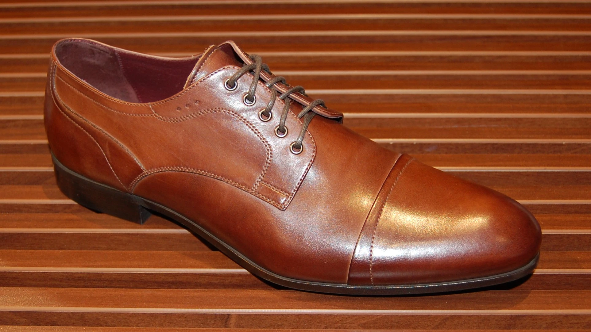 Półbut - Derby z wykończeniem CAP TOE